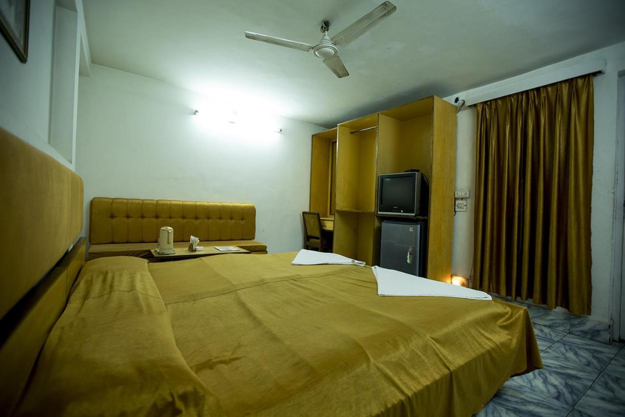 לקנאו Deep Hotel מראה חיצוני תמונה