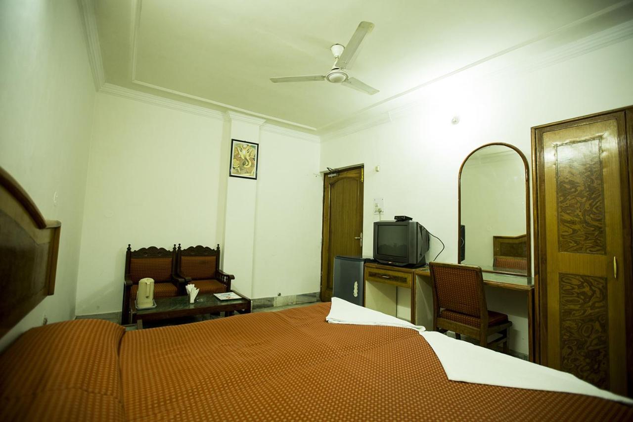 לקנאו Deep Hotel מראה חיצוני תמונה