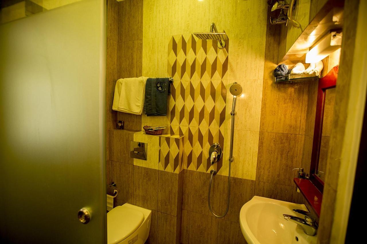 לקנאו Deep Hotel מראה חיצוני תמונה