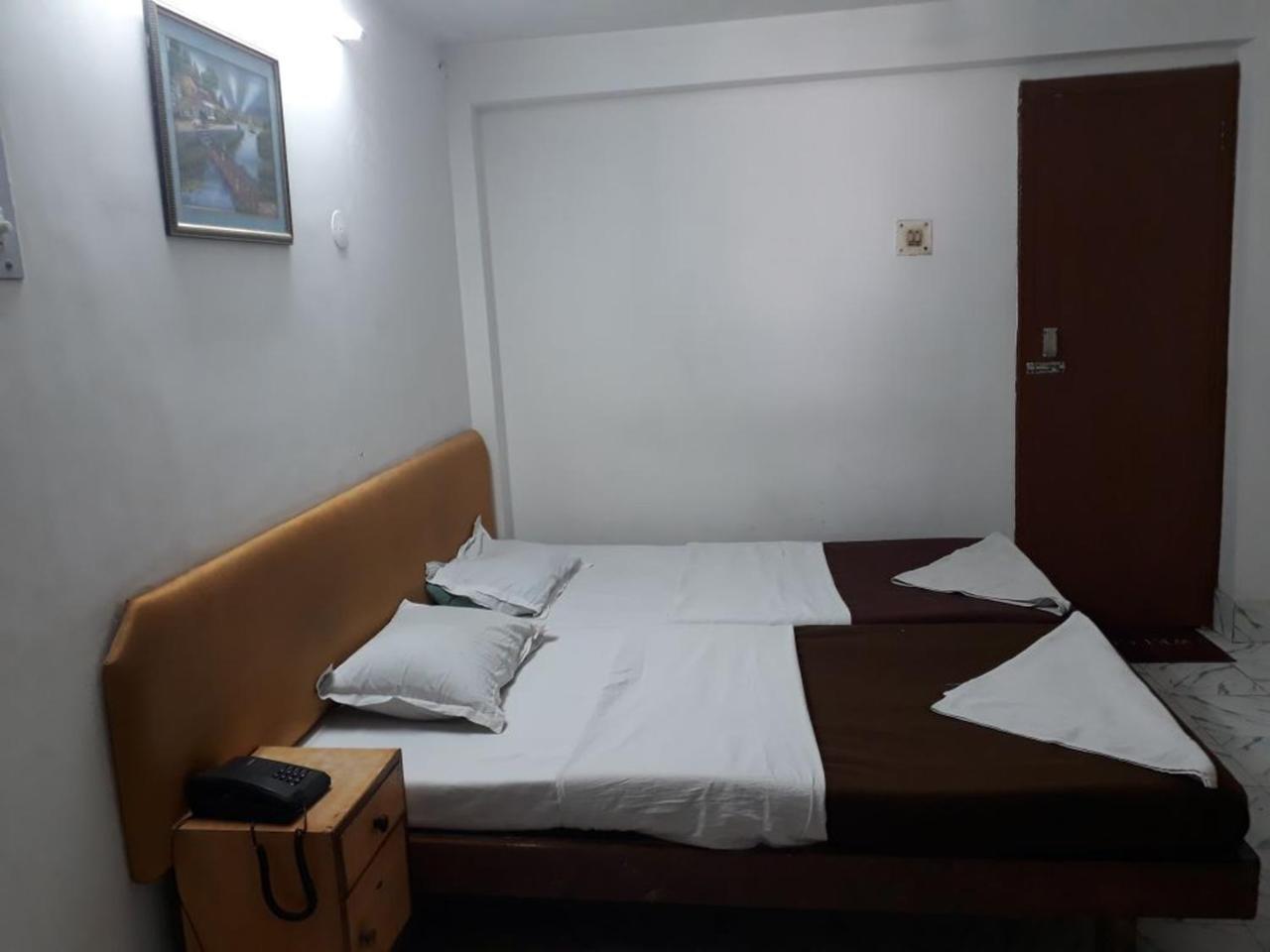 לקנאו Deep Hotel מראה חיצוני תמונה