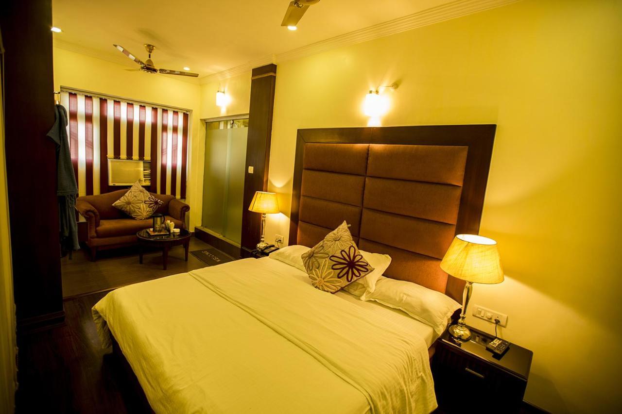 לקנאו Deep Hotel מראה חיצוני תמונה