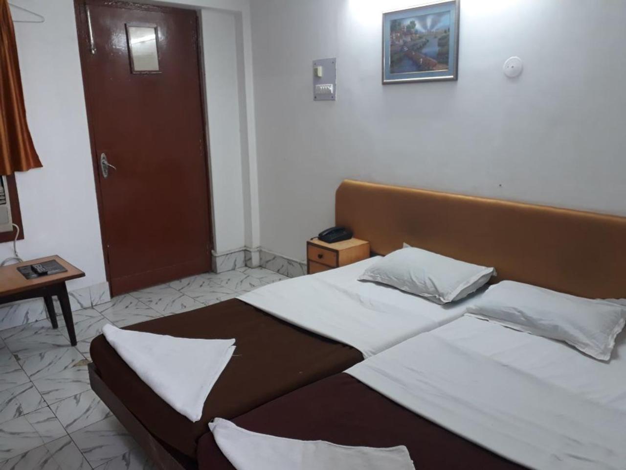 לקנאו Deep Hotel מראה חיצוני תמונה
