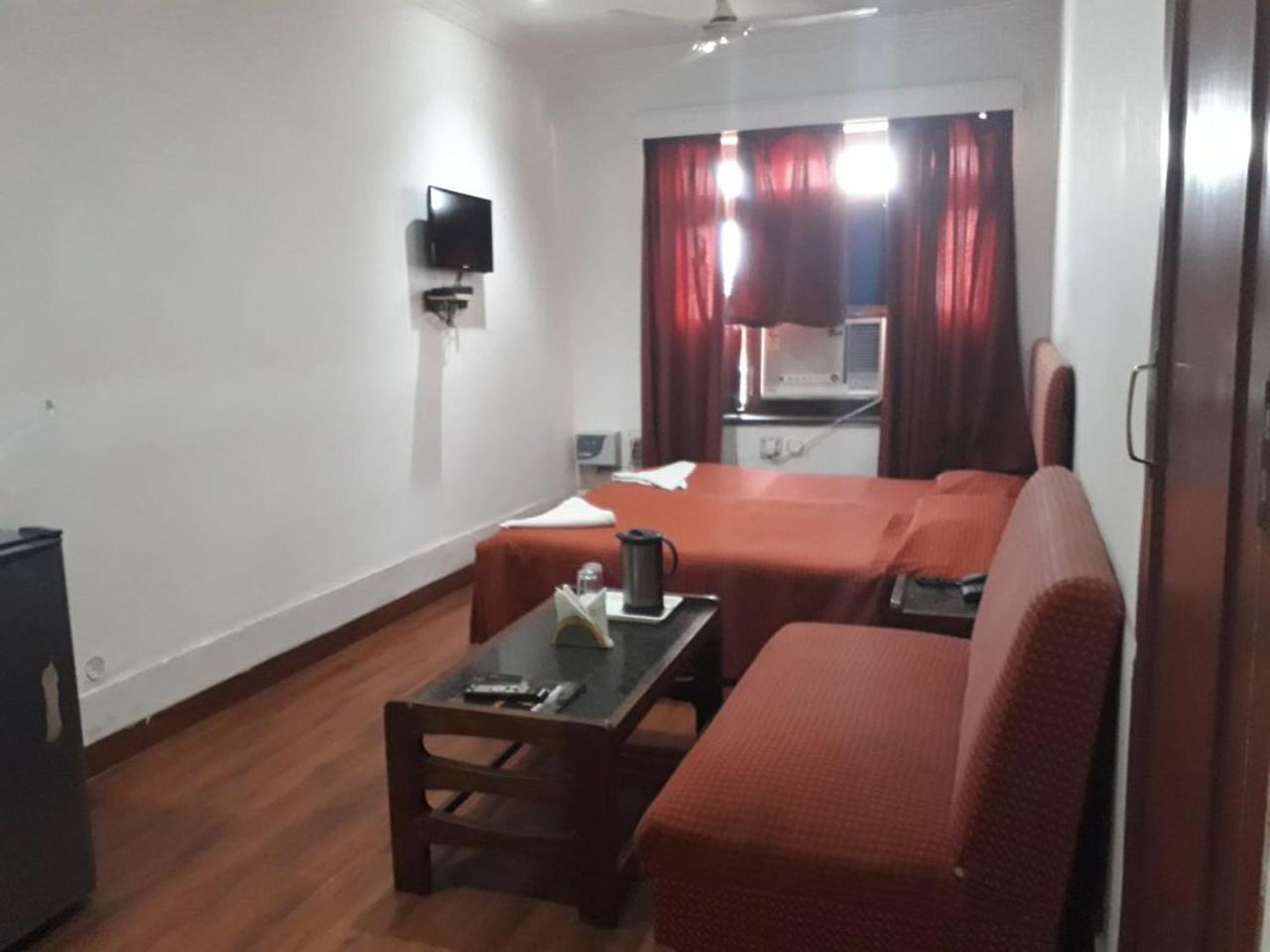 לקנאו Deep Hotel מראה חיצוני תמונה