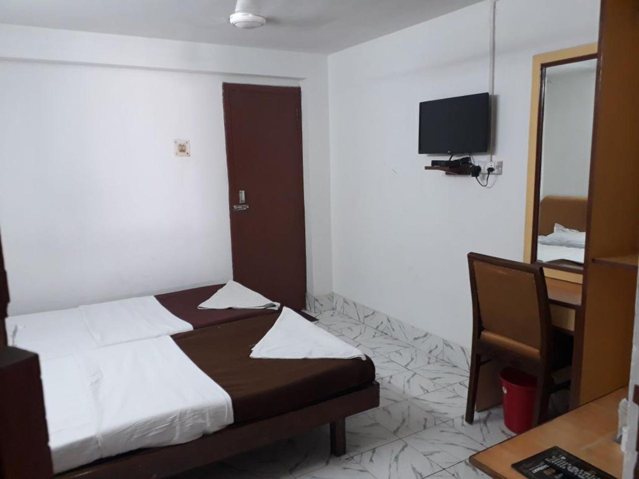 לקנאו Deep Hotel מראה חיצוני תמונה